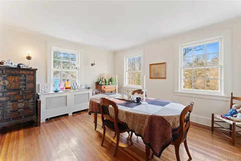 $1,850,000 | 2 Oakwood Place, Scarsdale, NY 10583