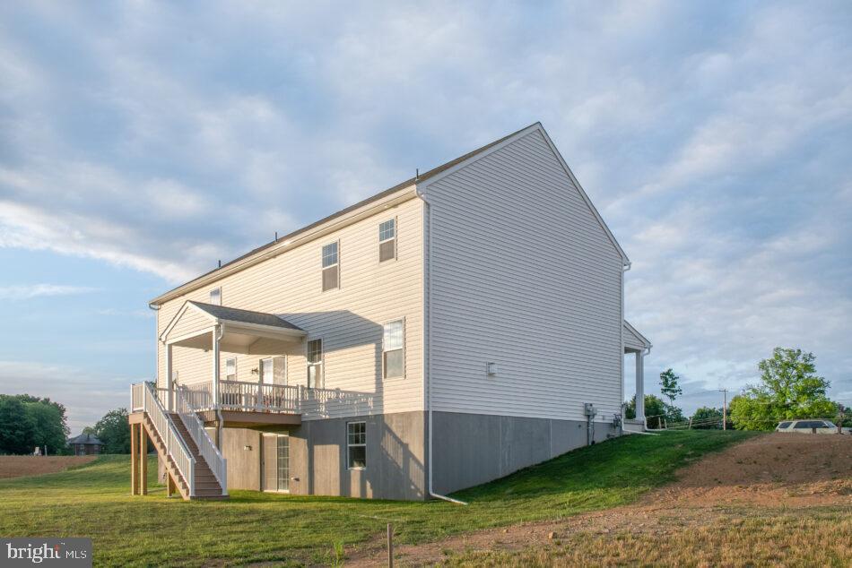 0 Marys Way, Unit ESSINGTON Harrisburg, PA 17112 - Photo 28 of 29 a view of a house with backyard and porch