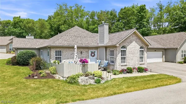 $215,000 | 1948 South Lincoln Avenue, Unit 1, Salem, OH 44460