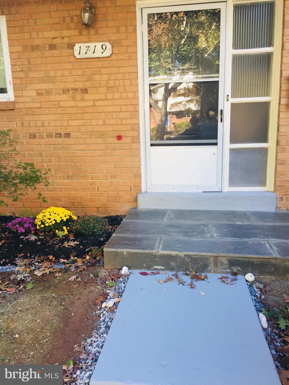 1719 Lorre Drive Rockville, MD 20852 - Photo 3 of 15