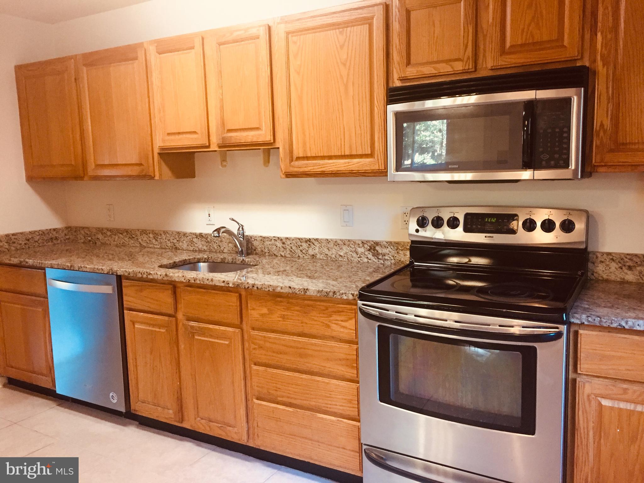 1719 Lorre Drive Rockville, MD 20852 - Photo 7 of 15 updated tblsp kit with granite and SS appliances