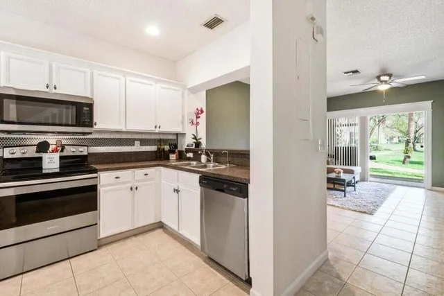 $2,185 | 5032 Palmbrooke Circle, West Palm Beach, FL 33417