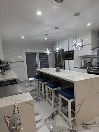 $999,999 | 12121 Southwest 107th Street, Miami, FL 33186