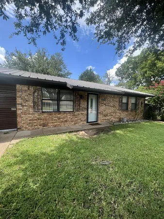 $1,850 | 2036 Lisa Circle, Canton, TX 75103