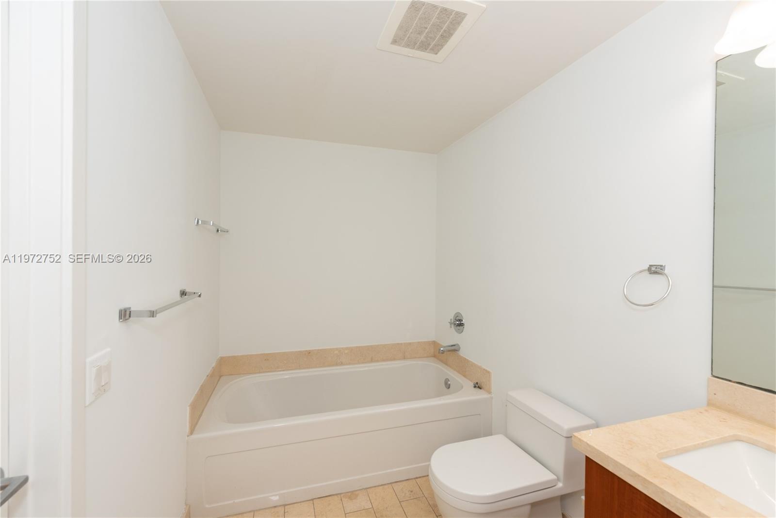 79 Southwest 12th Street, Unit 1105S Miami, FL 33130 - Photo 13 of 24