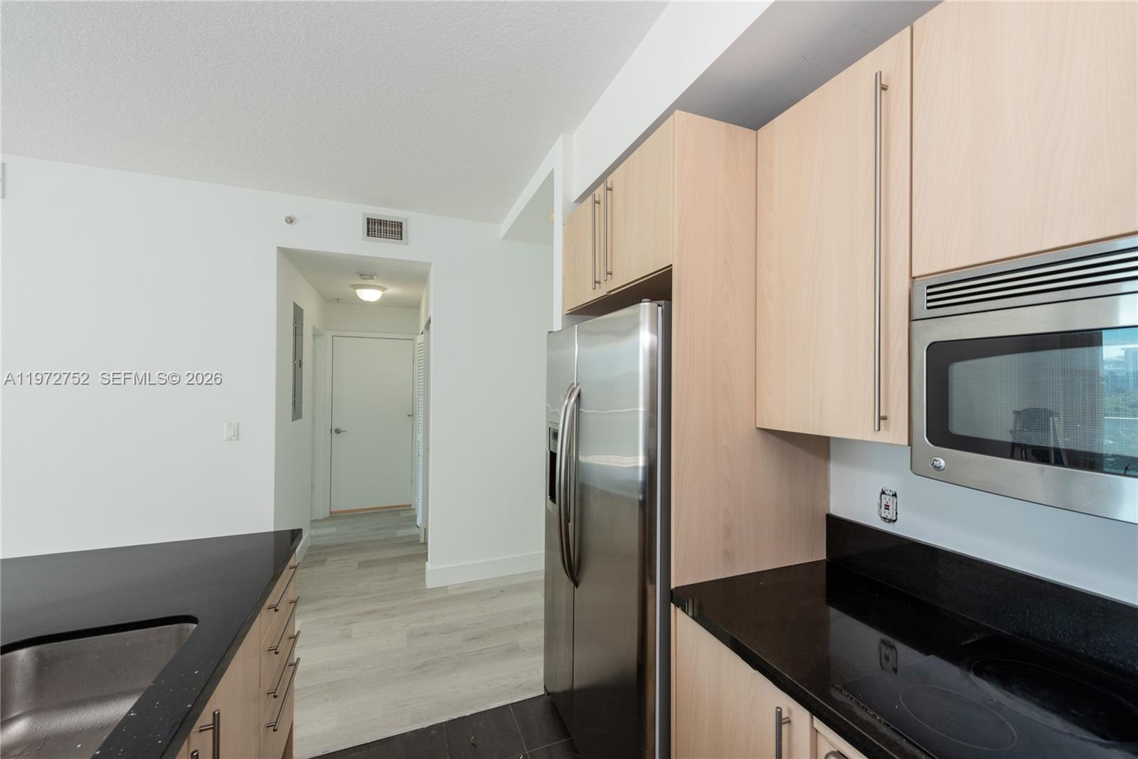 79 Southwest 12th Street, Unit 1105S Miami, FL 33130 - Photo 9 of 24