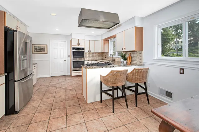 $2,150,000 | 527 Purchase Street, Rye, NY 10580