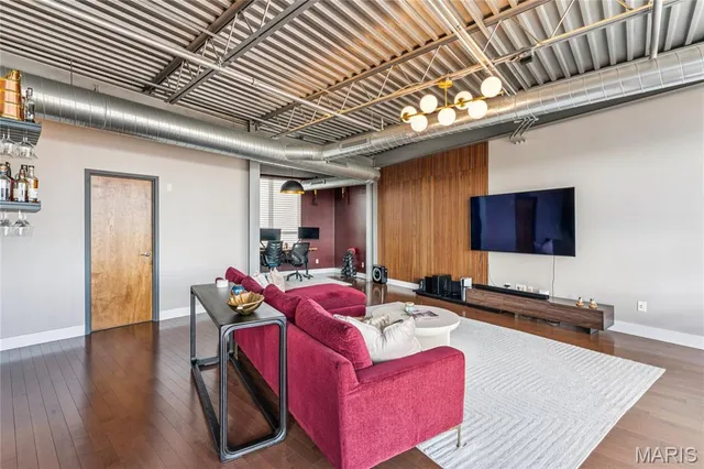 $549,900 | 2323 Locust Street, Unit PH600, St. Louis, MO 63103