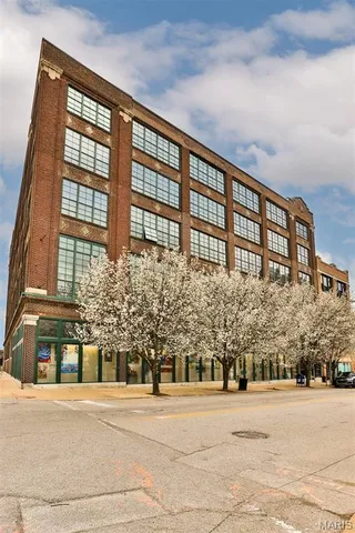 $549,900 | 2323 Locust Street, Unit PH600, St. Louis, MO 63103