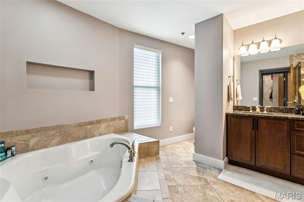 2323 Locust Street, Unit PH600 St. Louis, MO 63103 - Photo 28 of 40