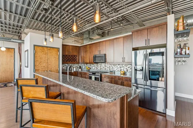 $549,900 | 2323 Locust Street, Unit PH600, St. Louis, MO 63103