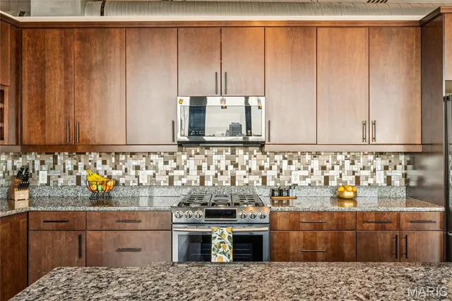 $549,900 | 2323 Locust Street, Unit PH600, St. Louis, MO 63103