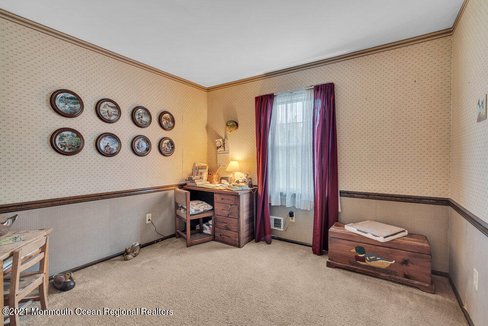 146 Cedar Swamp Road Jackson, NJ 08527 - Photo 22 of 48 a living room with furniture