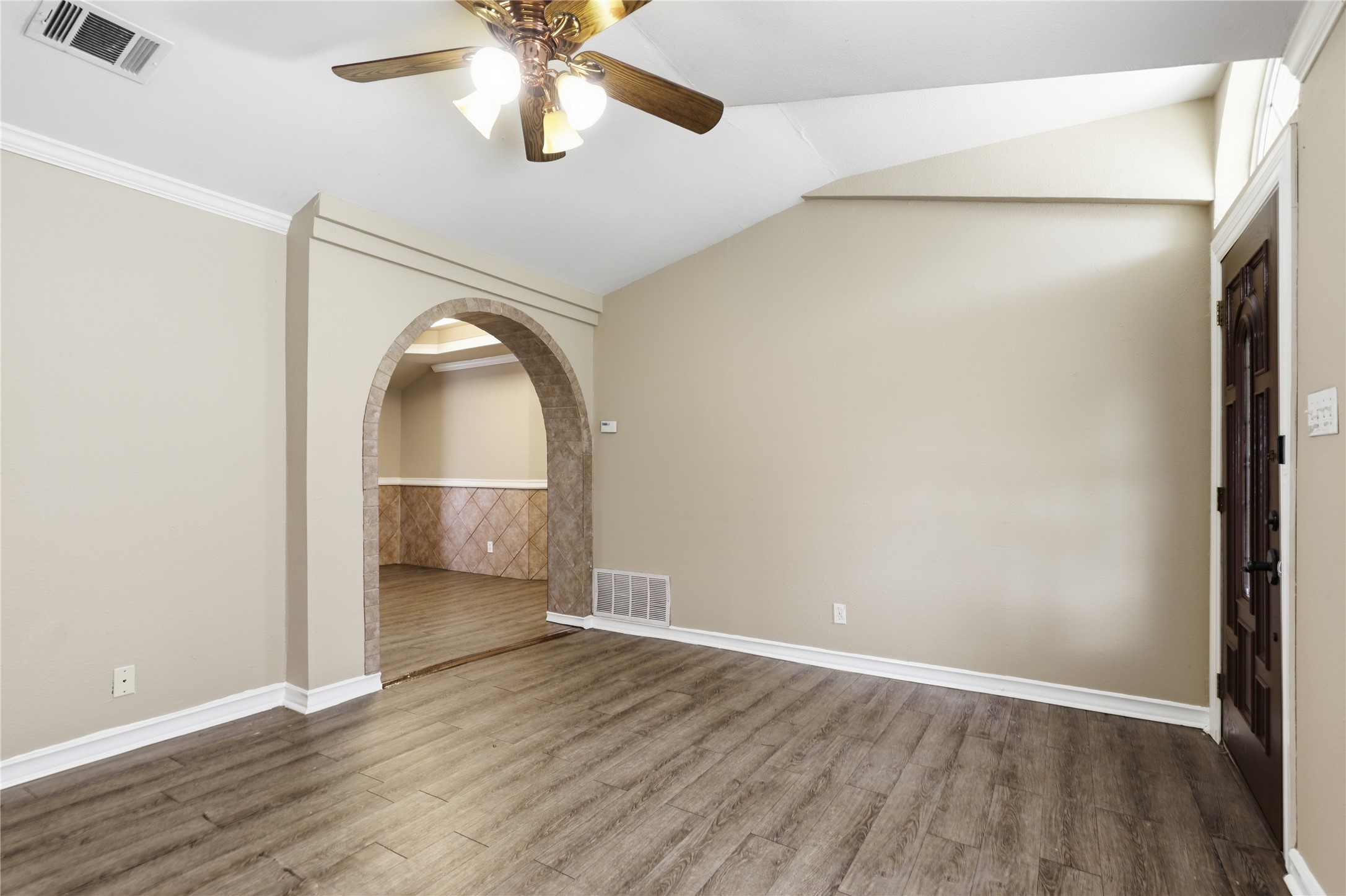 915 Vargas Road Austin, TX 78741 - Photo 6 of 29