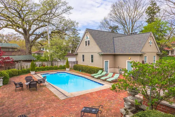 $849,900 | 5 Broadway Place, Normal, IL 61761