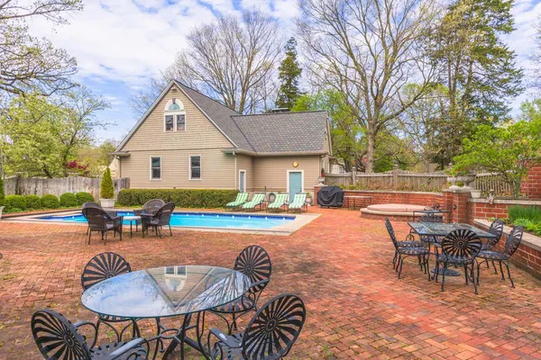 $849,900 | 5 Broadway Place, Normal, IL 61761