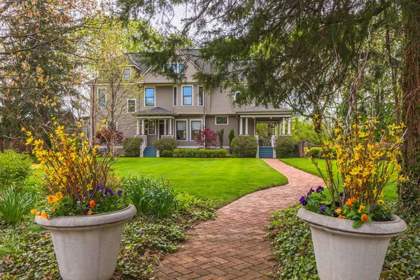 $849,900 | 5 Broadway Place, Normal, IL 61761