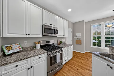 $535,000 | 2411 Fordcrest Drive, Apex, NC 27502