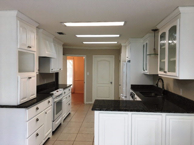 20068 Pecan Trace Fairhope, AL 36532 - Photo 8 of 33 Kitchen