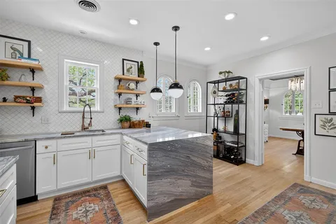 $1,195,000 | 6802 Clayton Avenue, Dallas, TX 75214