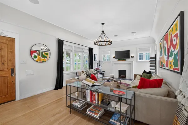 $1,195,000 | 6802 Clayton Avenue, Dallas, TX 75214