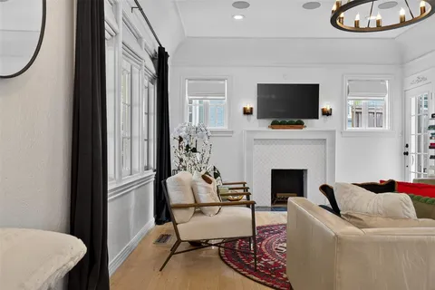 $1,195,000 | 6802 Clayton Avenue, Dallas, TX 75214