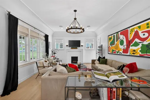 $1,195,000 | 6802 Clayton Avenue, Dallas, TX 75214