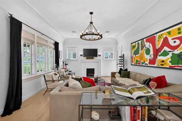 $1,195,000 | 6802 Clayton Avenue, Dallas, TX 75214