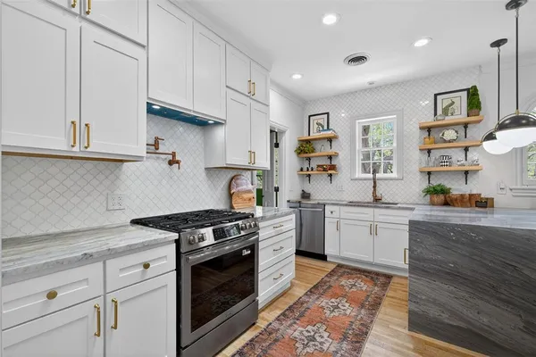 $1,195,000 | 6802 Clayton Avenue, Dallas, TX 75214