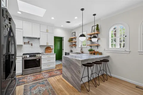 $1,195,000 | 6802 Clayton Avenue, Dallas, TX 75214