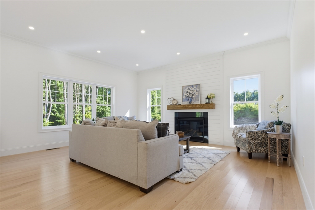 90 Berry Corner Road Charlton, MA 01507 - Photo 9 of 42 Gallery Image 9