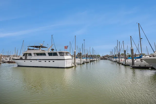 a view of a lake and outdoor space