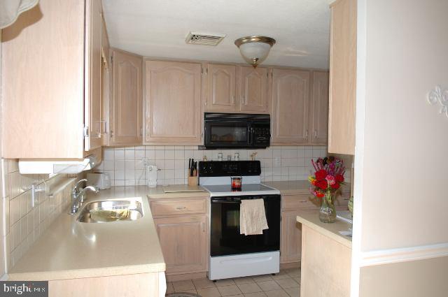 1328 Albany Road Harrisburg, PA 17112 - Photo 3 of 9 Gallery Image 3