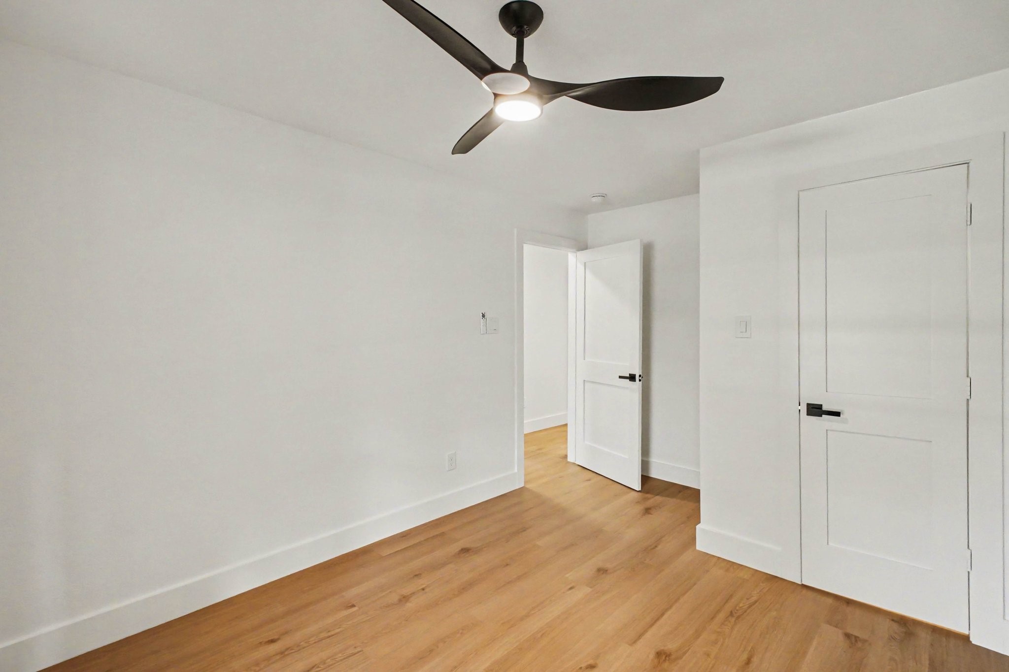 5443 Redstart Street Houston, TX 77096 - Photo 25 of 36