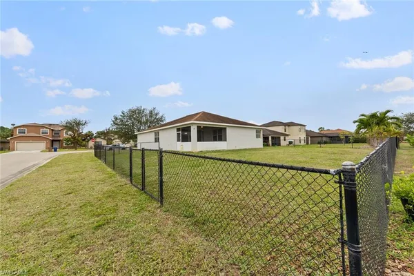 $275,000 | 300 Shadow Lakes Drive, Lehigh Acres, FL 33974