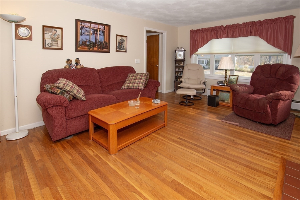 110 Circle Drive West Springfield, MA 01089 - Photo 11 of 19