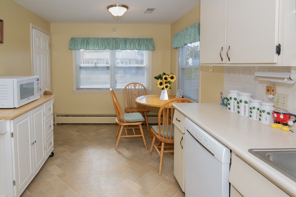 110 Circle Drive West Springfield, MA 01089 - Photo 6 of 19