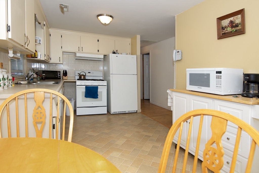 110 Circle Drive West Springfield, MA 01089 - Photo 8 of 19