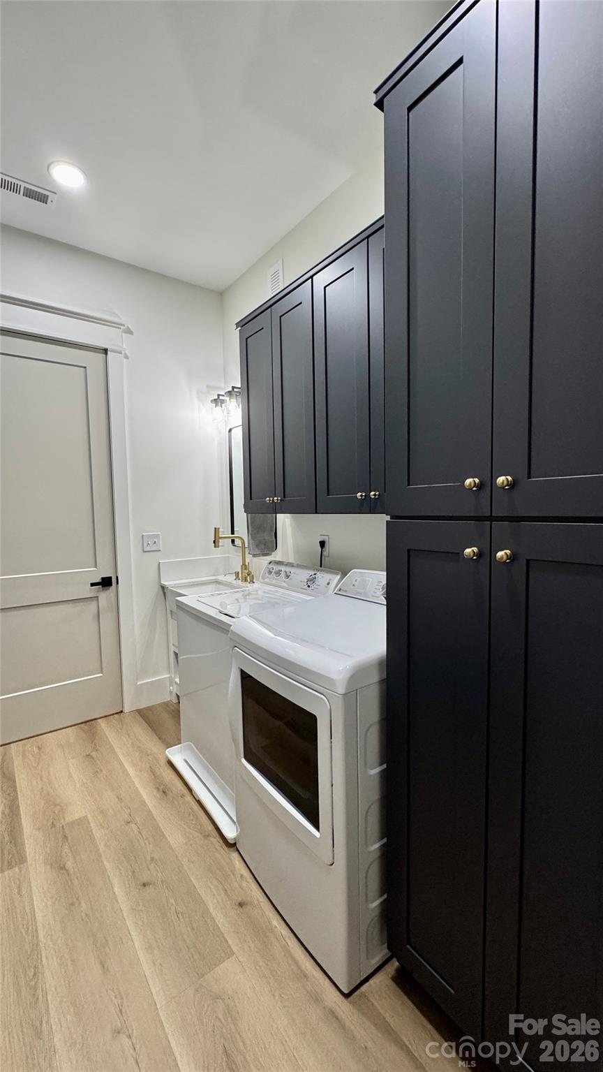 1360 Sain Road Hickory, NC 28602 - Photo 31 of 47 a view of a kitchen with electric appliances