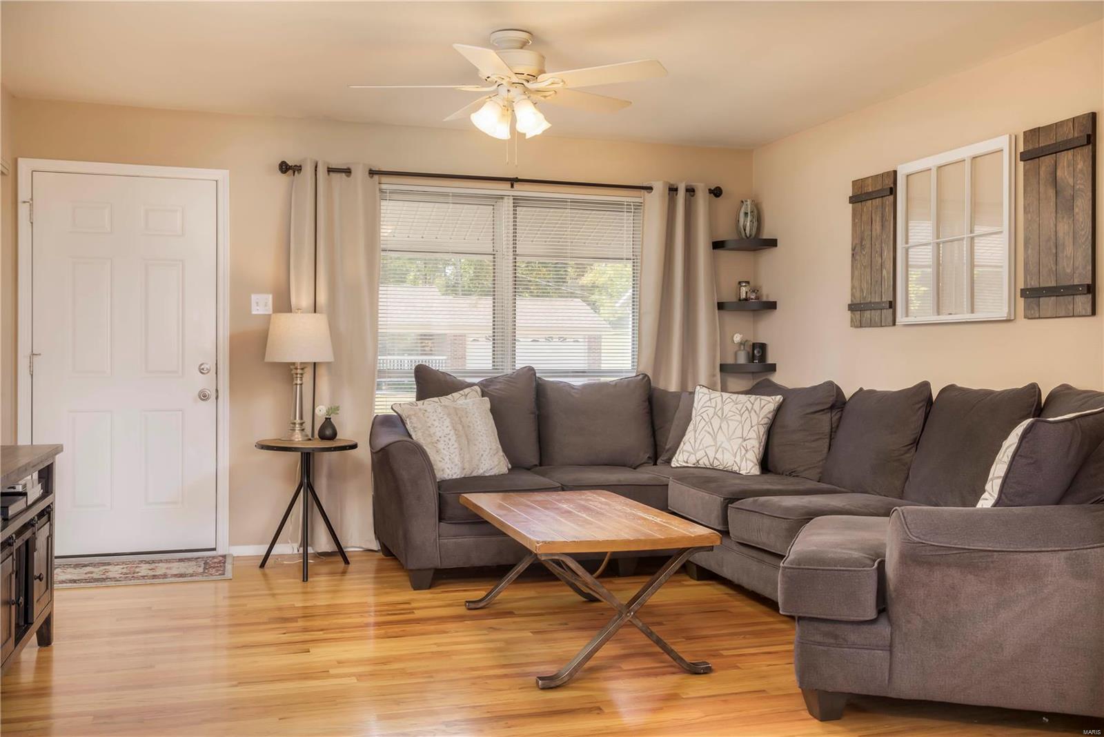 855 Ricewood Drive St. Louis, MO 63129 - Photo 2 of 25 Gallery Image 2