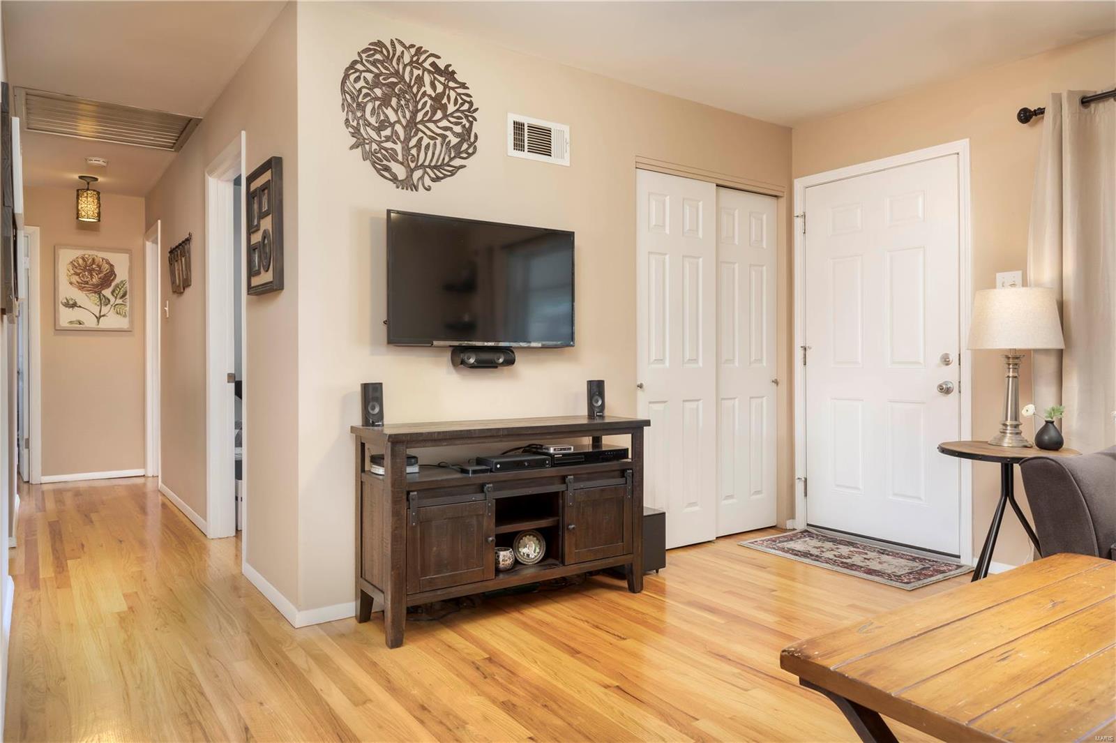 855 Ricewood Drive St. Louis, MO 63129 - Photo 3 of 25 Gallery Image 3