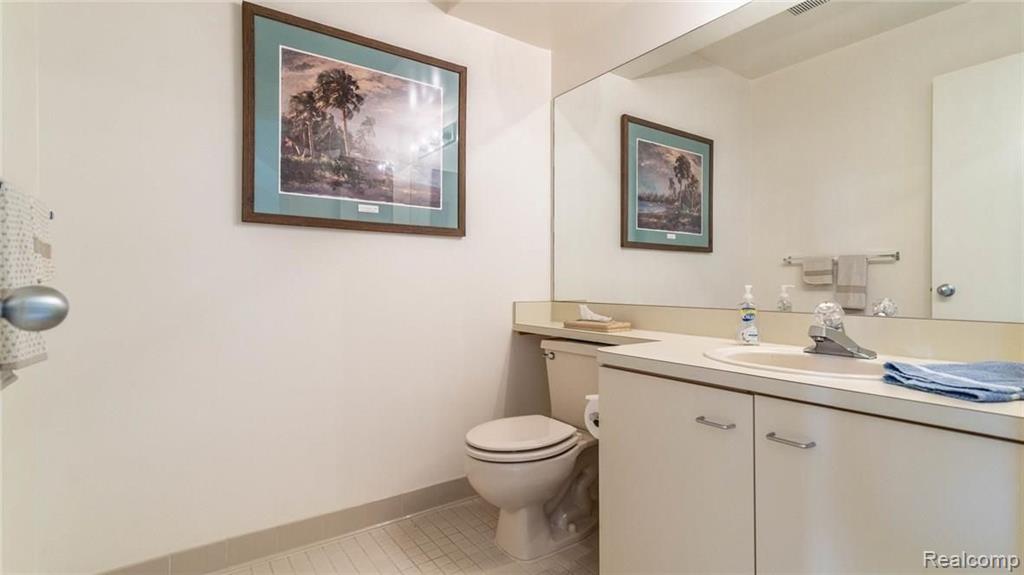 620 Ashley Circle, Unit 81 Rochester Hills, MI 48307 - Photo 36 of 45
