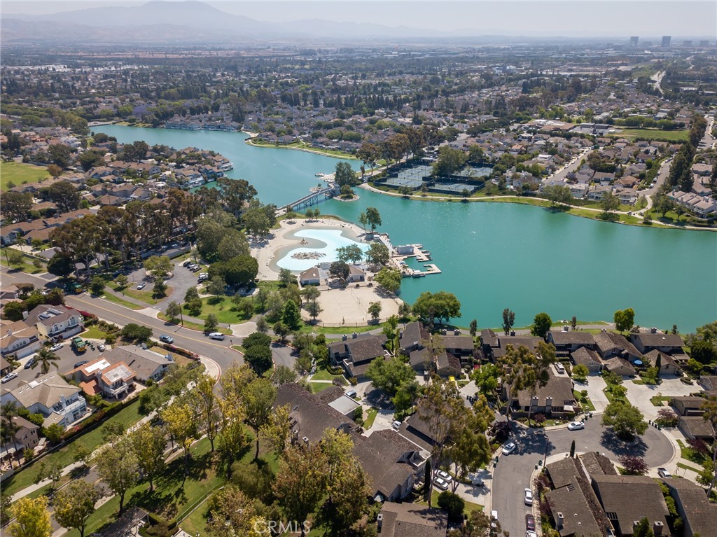 25 Sweet Rain Irvine, CA 92614 - Photo 37 of 45 an aerial view of multiple house