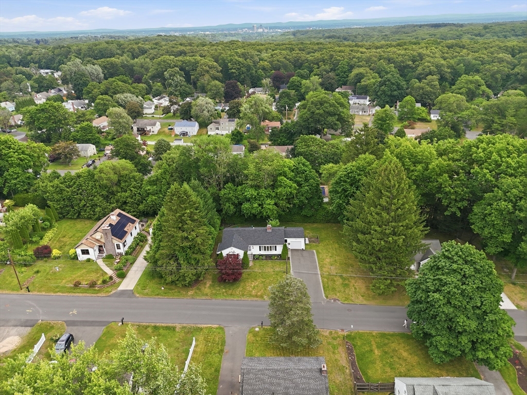75 Adrian Avenue West Springfield, MA 01089 - Photo 38 of 41