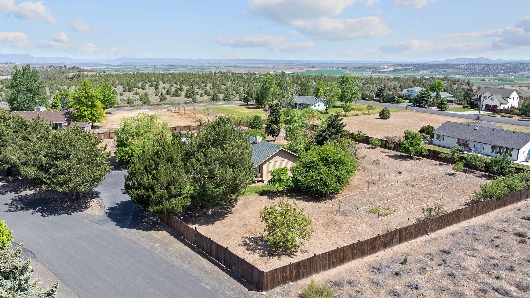 1945 Northeast Gentry Road Madras, OR 97741 - Photo 23 of 27 DJI_20260512114148_0003_D