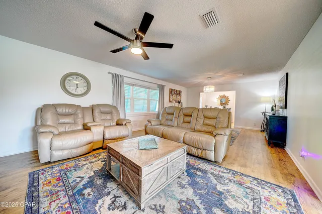 $2,700 | 2615 West 11th Street, Panama City, FL 32401