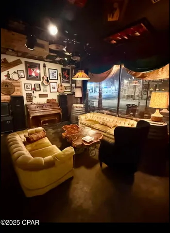 $2,700 | 2615 West 11th Street, Panama City, FL 32401