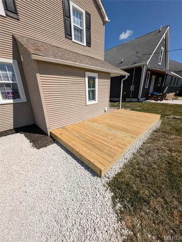 $199,900 | 242 East Lorena Avenue, Wood River, IL 62095