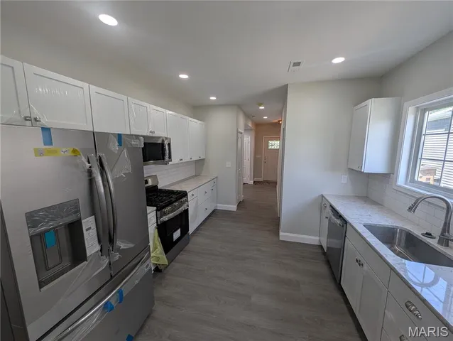 $199,900 | 242 East Lorena Avenue, Wood River, IL 62095