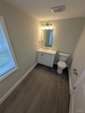 $199,900 | 242 East Lorena Avenue, Wood River, IL 62095